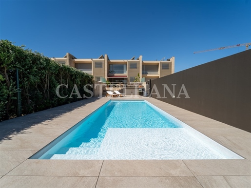 Villa avec piscine sur la première ligne de la plage de Madalena
