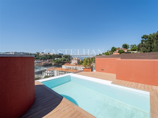 3 bedroom penthouse with private pool and views over the Douro River