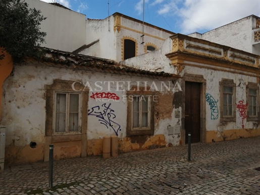 House in Historic Center, with project, in Tavira, Algarve