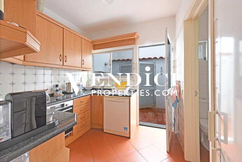 Cumpărare: Apartament (8135)