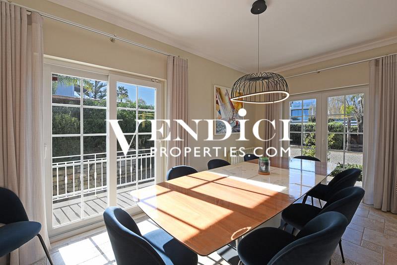 Lovely 4+2 Bed Villa For Sale in Fonte Algarve