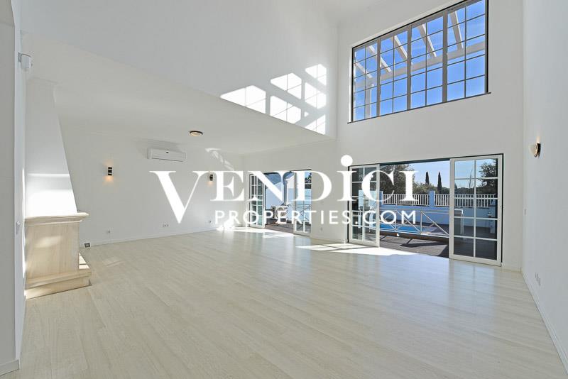 Spacious 5 Bed Townhouse