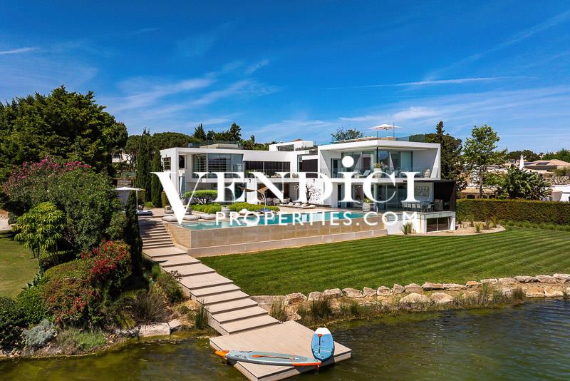 Stunning 7 Bed Villa