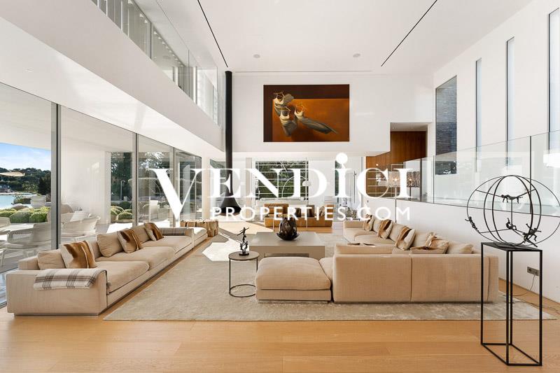 Stunning 7 Bed Villa
