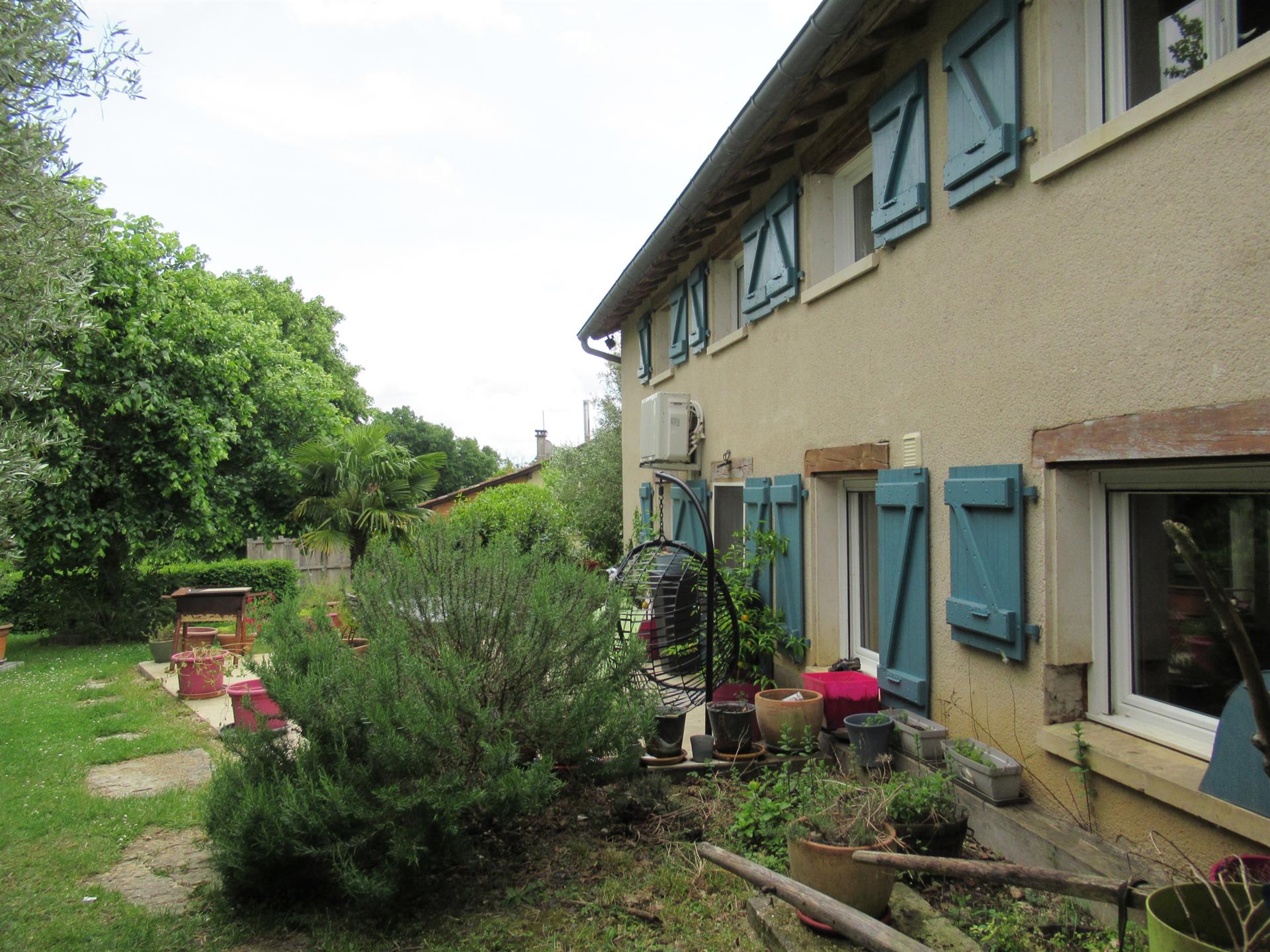 Purchase: House (82300)