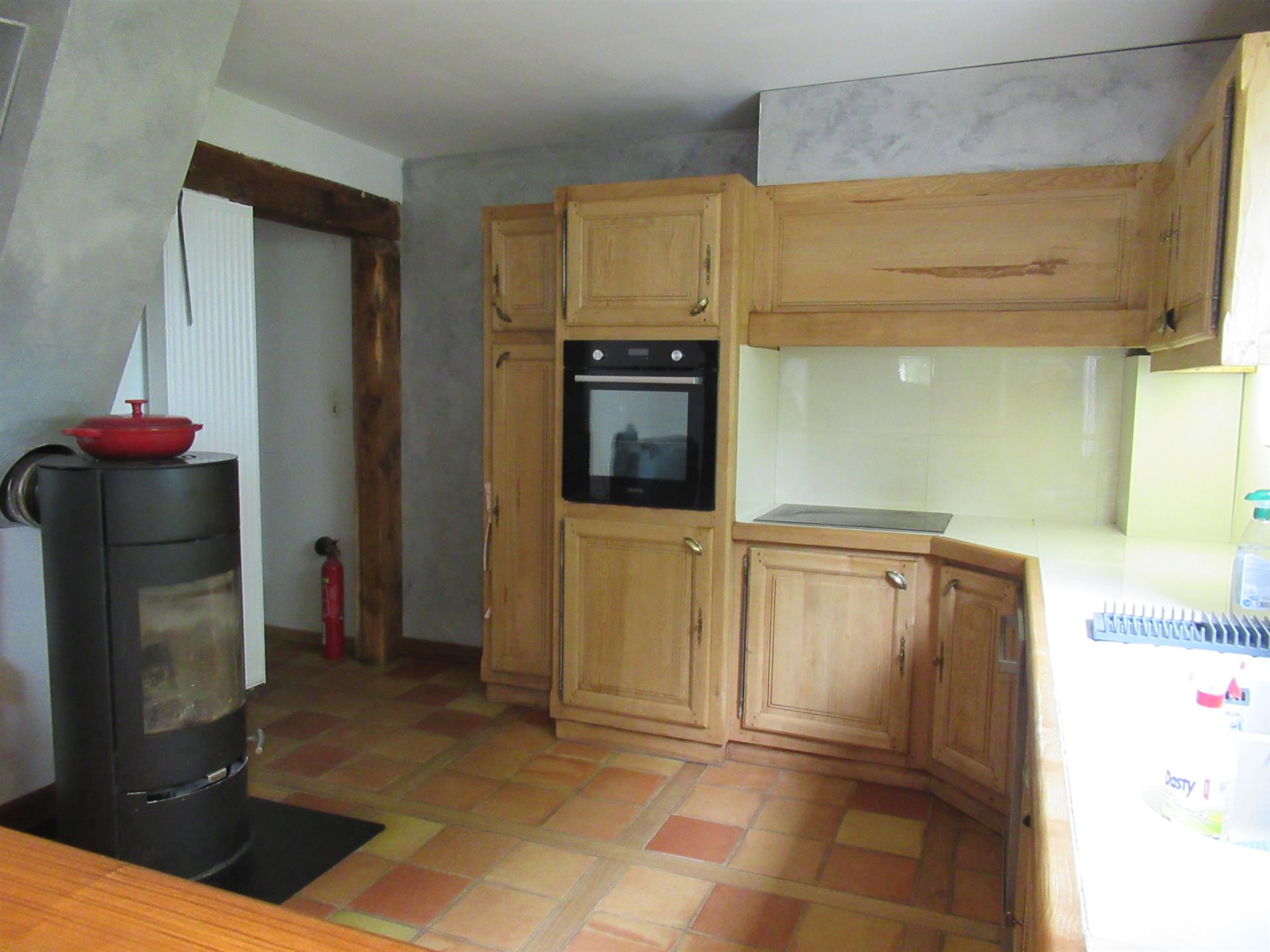 Purchase: House (82300)
