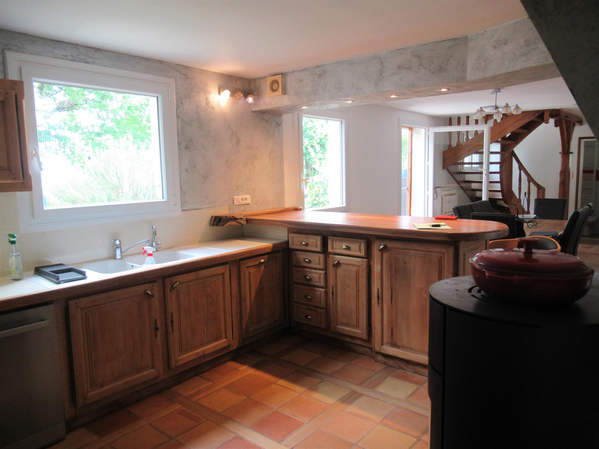 Purchase: House (82300)