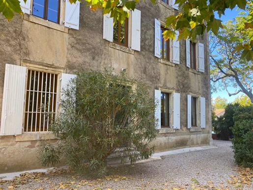 Period property with garden in the Corbières