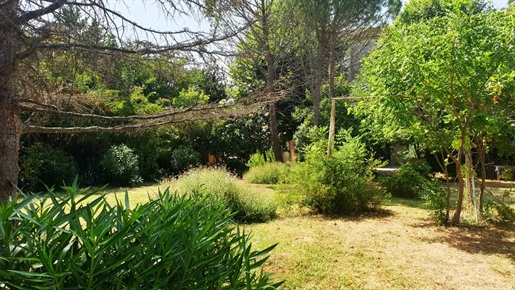 Herenhuis met tuin in de Corbières