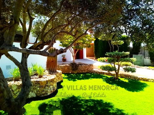 Villa in Cala en Porter with garage