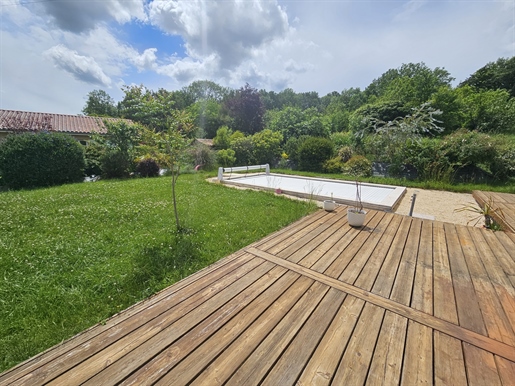 Hübsches einstöckiges Haus, Swimmingpool, Garage, Terrasse