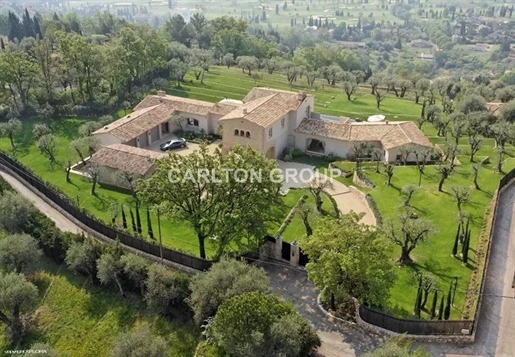 Cannes Countryside - Exceptional Stone Estate With Panoramic Sea Views