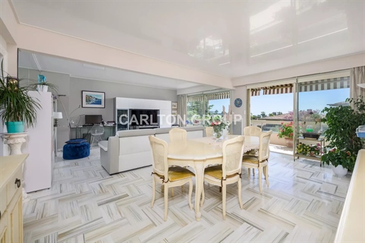 Cannes - Quiet cross-through apartment, with partial sea view