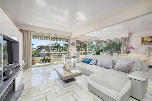 Cannes - Quiet cross-through apartment, with partial sea view