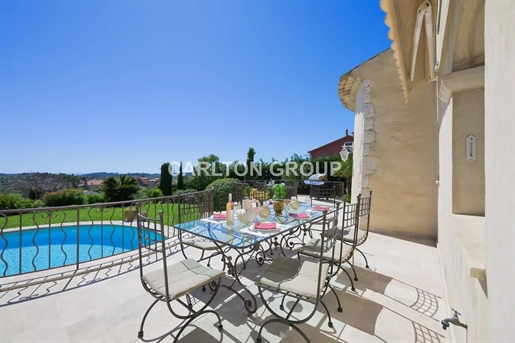 La Colle sur Loup - at walking distance from the village, charming villa with panoramic view and sea