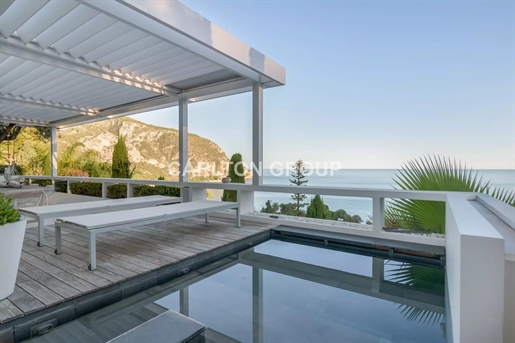 Èze - Onder architectuur gebouwde villa - panoramisch uitzicht op zee