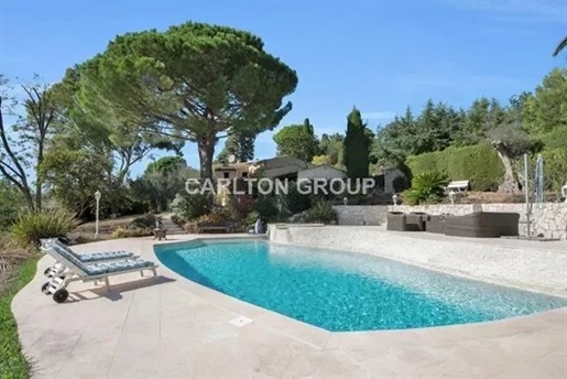 Bastide avec vue mer et sur le village de Saint Paul de Vence