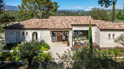 Biot : Sole agent - Prestigious stone villa with contemporary interior and superb panoramic view of