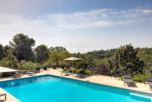 Le Rouret - Cannes Countryside - Light And Bright Ecological Villa With Exceptional Volumes