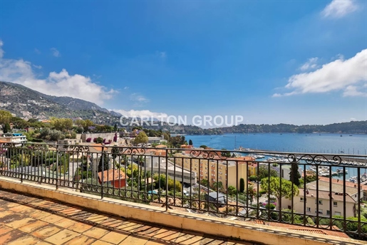 Villa in Villefranche sur mer with a stunning sea view