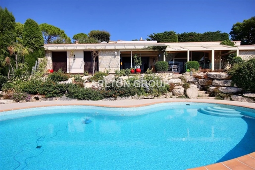 Châteauneuf - Cannes Countryside - "Le Corbusier" Villa With Exceptional Seaview