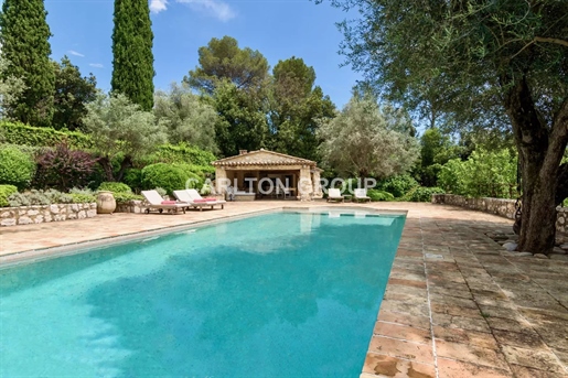 Roquefort-Les-Pins - A Stunning 18th Century 4 Bedroom Bastide at walking distance to the village