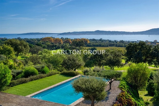 Villa met panoramisch uitzicht over de hele Golf van Saint-Tropez