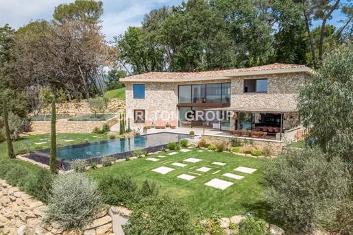 Élégante villa contemporaine en pierre avec vue panoramique sur les collines et la campagne à 5 minu