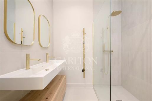 Cannes Center - beautiful 3 bedrooms Bourgeois Apartment, 102m², South-Facing