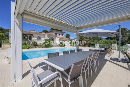 Biot – Joint Sole Agent - In a closed domain, spacious and bright villa in a dominant position with