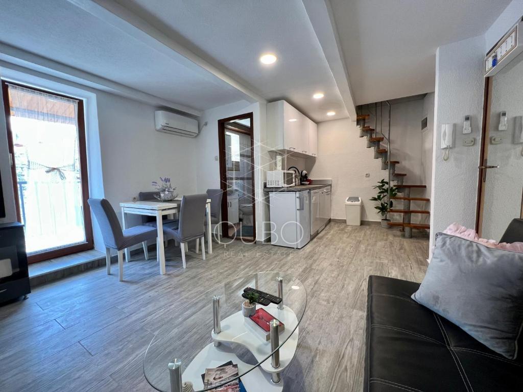 Rovinj – Charming Duplex Apartment with Terrace in City Centre