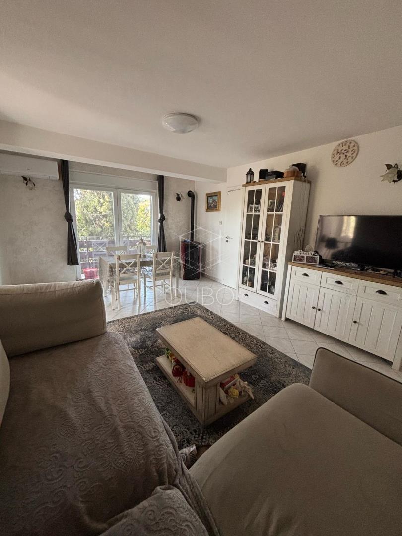 Rovinj, Borik – Two-Level Apartment with Garden and Guest Unit in a Peaceful Area, Near the Beach