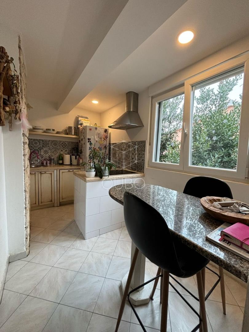 Rovinj, Borik – Two-Level Apartment with Garden and Guest Unit in a Peaceful Area, Near the Beach