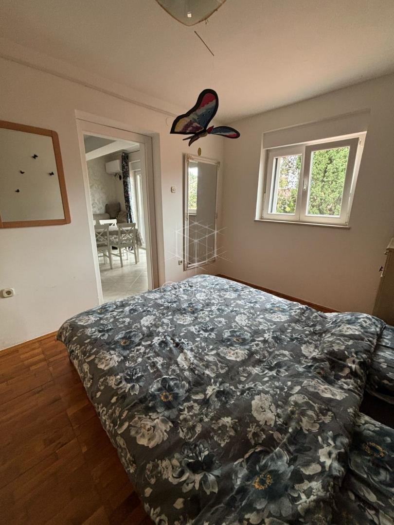 Rovinj, Borik – Two-Level Apartment with Garden and Guest Unit in a Peaceful Area, Near the Beach