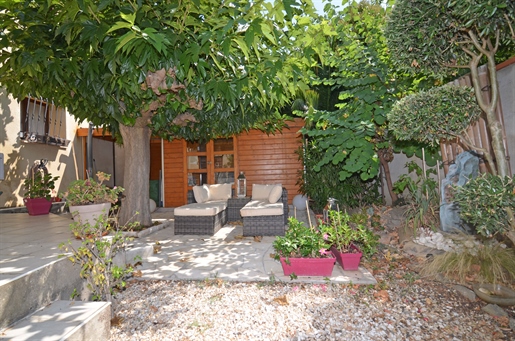 Renovated Character house with a courtyard just North of Olonzac