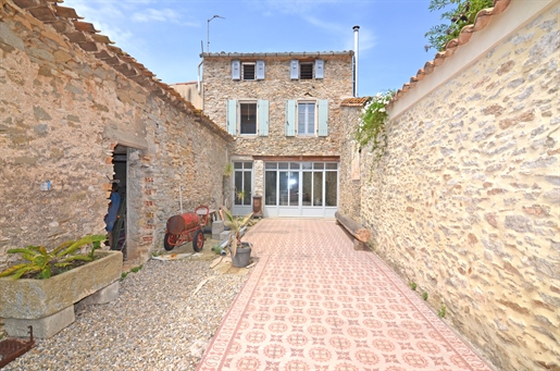 Propriété en pierre avec grange et piscine, rénovation à terminer