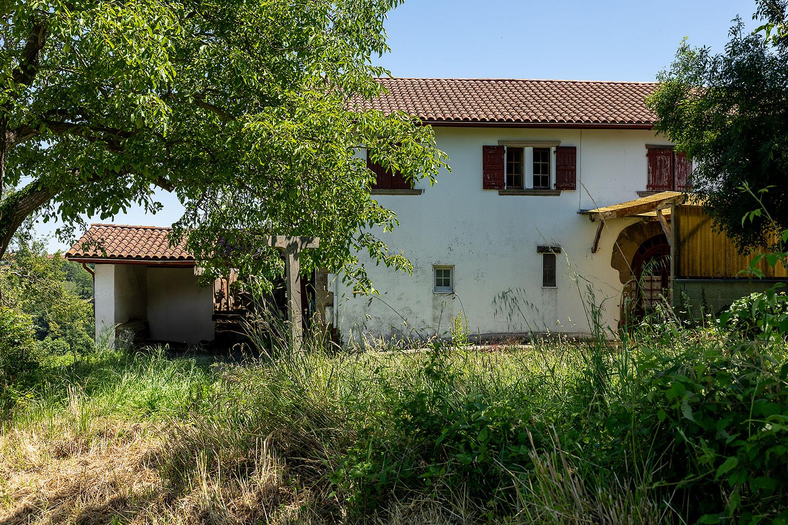 House 'Ondatzia' A family with high potential 2 apartments that can be joined, garden and quiet at 