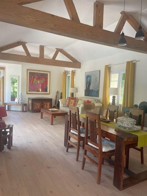 Contemporary Architect-Type Villa + 2 Apartments 1 Conference Room. On 1 hectare 352 (ha)