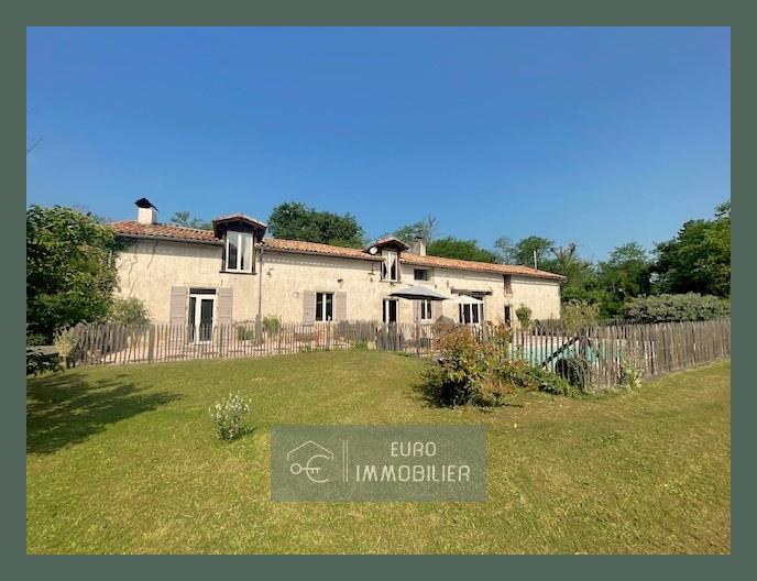 Stone farmhouse 4 bedrooms + huge dormitory ideal horses, hunting, cottages
