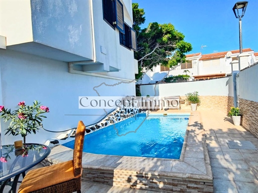 Amplia casa pareada con piscina privada, bonita terraza y apartamento de invitados independiente!
