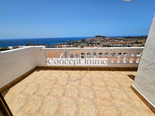 Furnished flat in the heart of Los Cristianos with beautiful terrace and Sea Views!