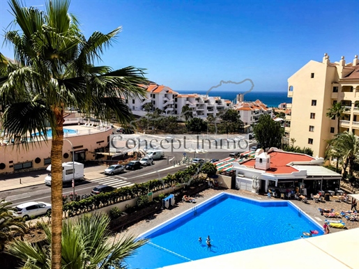 Renovated and furnished apartment with a terrace and sea views and the view over Los Cristianos!