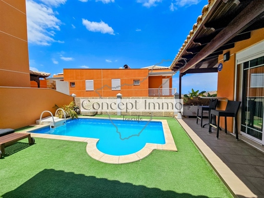 Modern detached house with private pool, garage, terrace and garden in Los Cristianos!