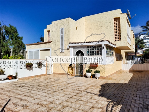 Quiet semi-detached house in the heart of Playa de Las Americas - only 500m to the beach!