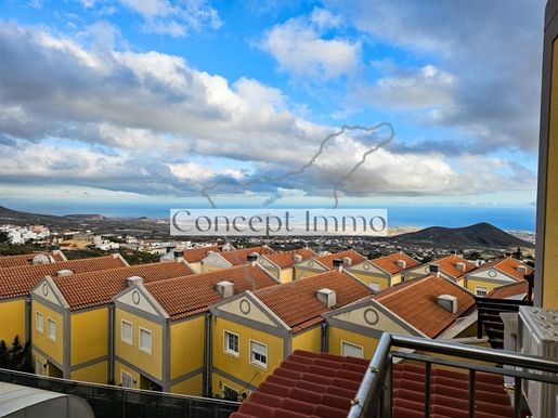 ¡Adosado amueblado con amplio garaje, balcón, 2 terrazas con vistas al mar y piscina en San Miguel!