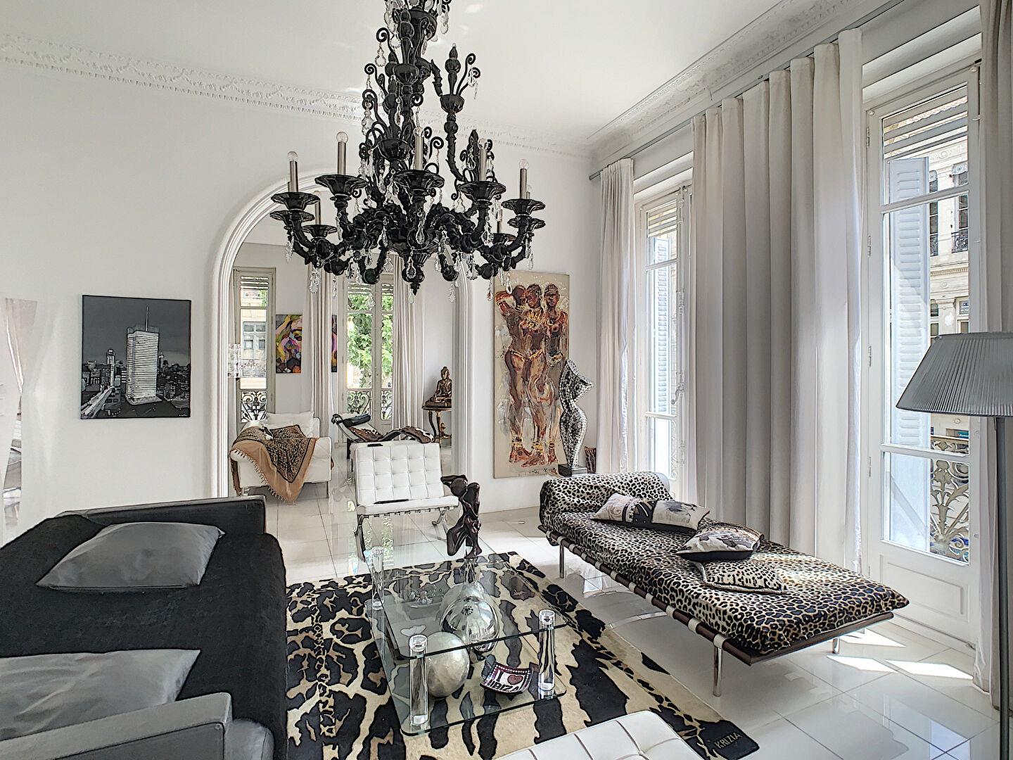 Luxury apartment in Avignon - 6 rooms, 175 sqm