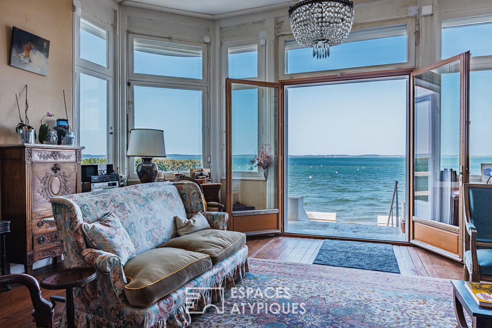 Art Deco villa on the front line in Arcachon