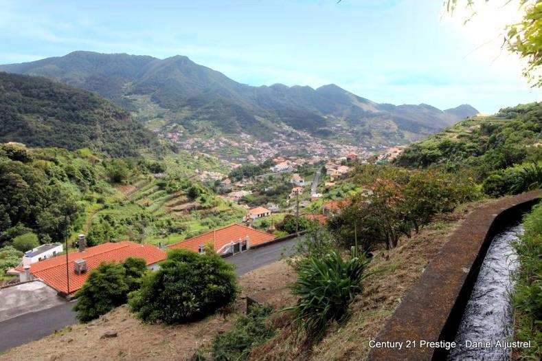 Land with 1260 m2, located in the city of Machico, Madeira - Portugal
