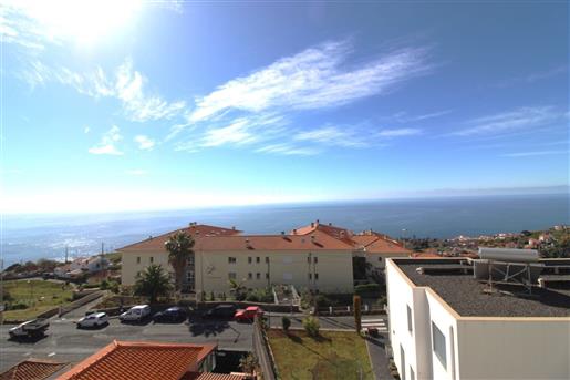 Schönes Apartment mit zwei Schlafzimmern – Caniço, Madeira