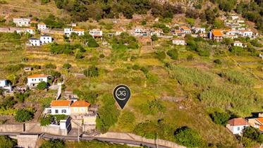 Terreno de 1200 m² com Vista Mar em Campanário, Madeira